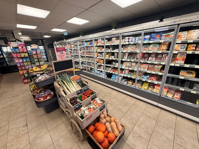 Rayon fruits et légumes frais Superette Fréjus 332 avenue Aristide Briand